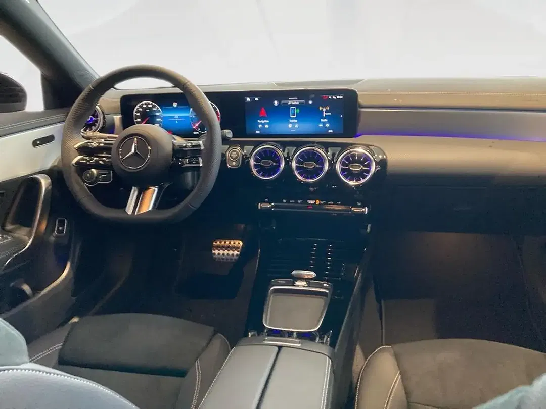 Mercedes-Benz CLA 200 AMG Line Night - Thumbnail 7