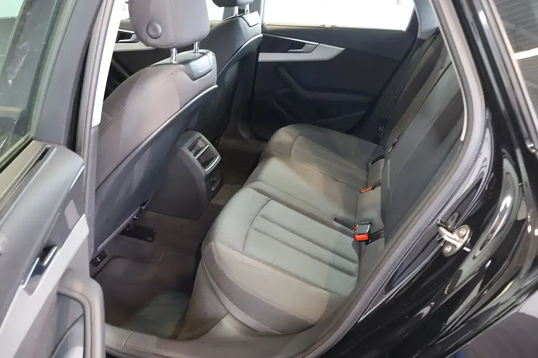 Audi A4 35 TDI Avant - Thumbnail 10