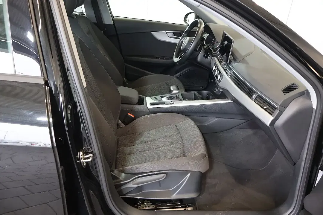 Audi A4 35 TDI Avant - Thumbnail 13
