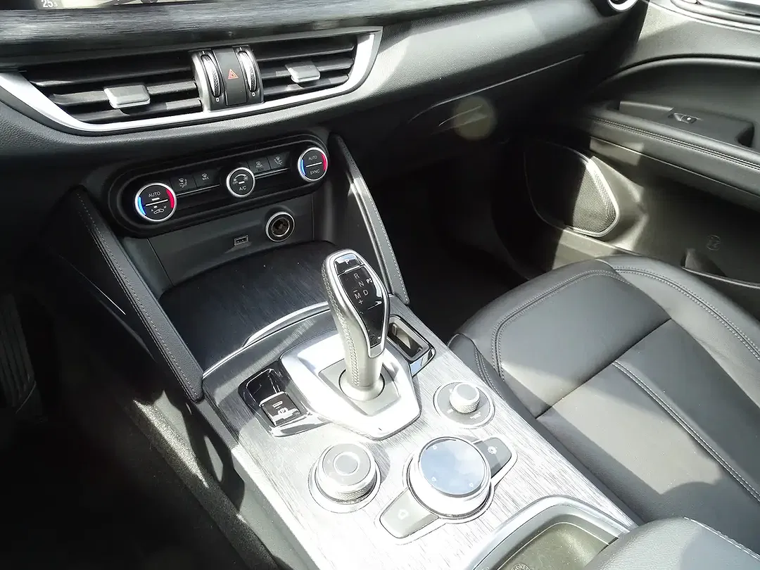 Alfa Romeo Stelvio 2.0 4x4 Super - Thumbnail 12