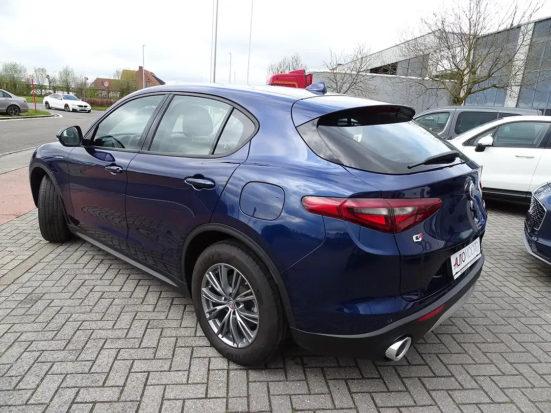 Alfa Romeo Stelvio 2.0 4x4 Super - Thumbnail 4