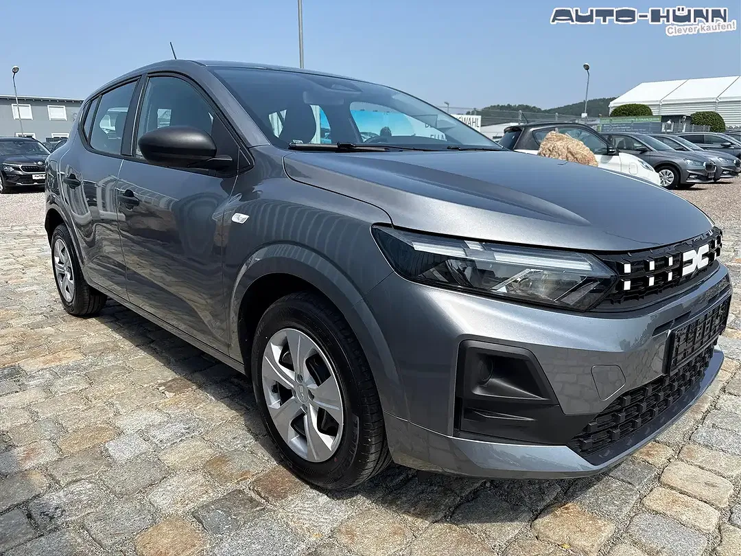 Dacia Sandero TCe Essential - Thumbnail 3