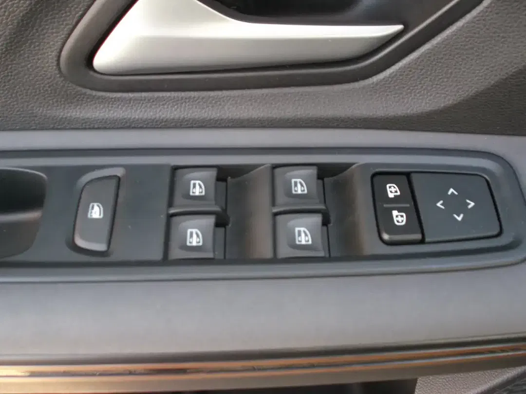 Dacia Sandero TCe Stepway Comfort - Thumbnail 8
