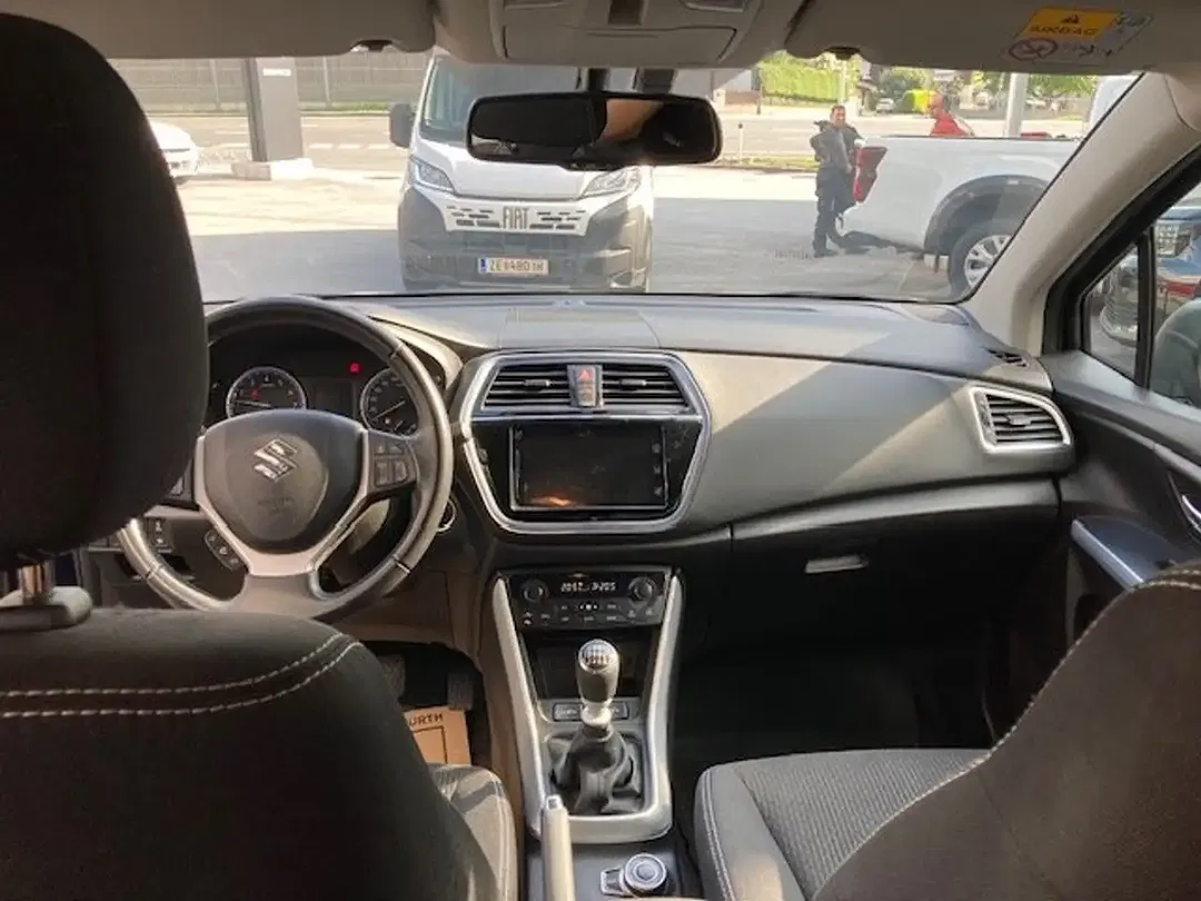 Suzuki SX4 S-Cross Club - Thumbnail 10