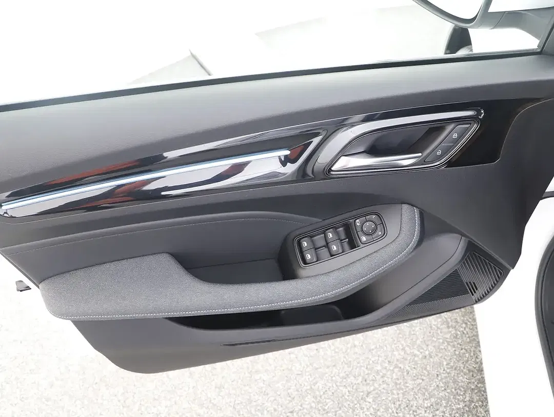 MG MG5 Luxury - Thumbnail 13