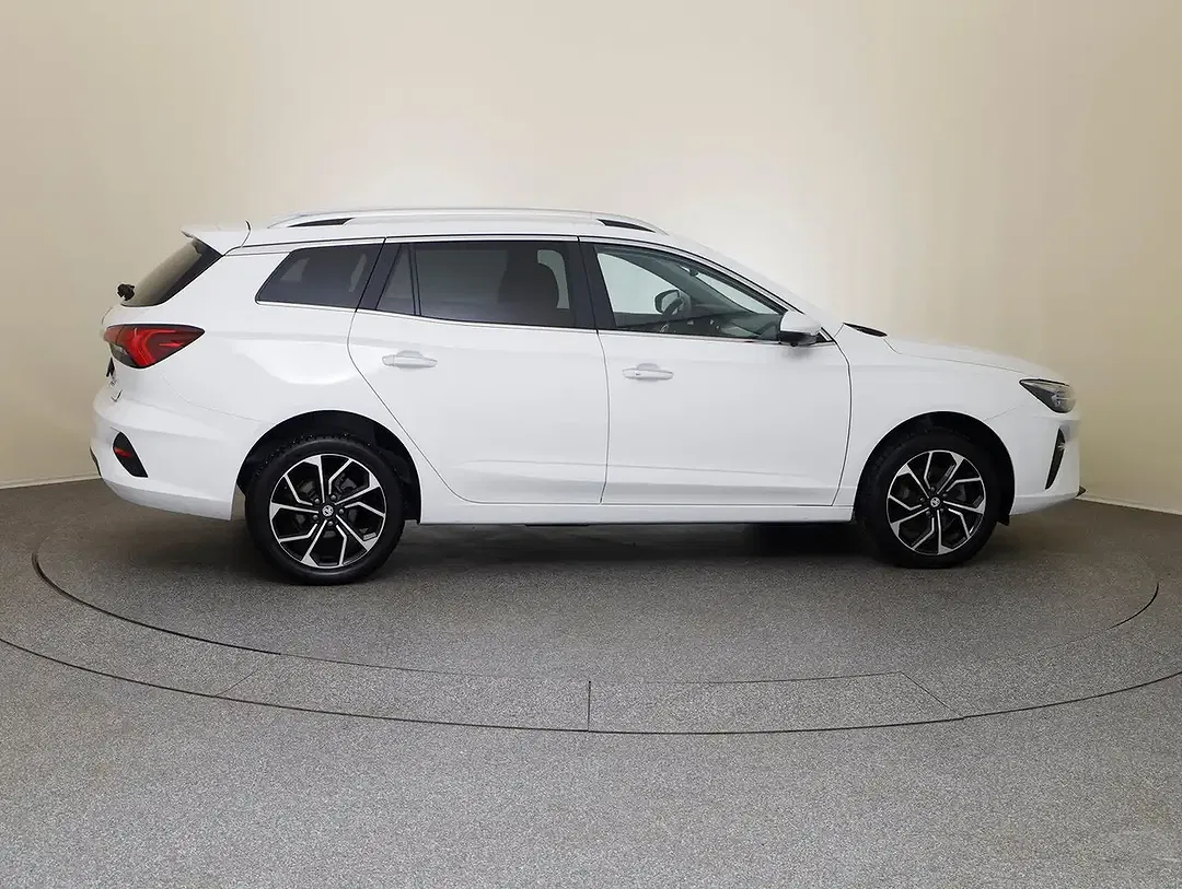 MG MG5 Luxury - Thumbnail 4