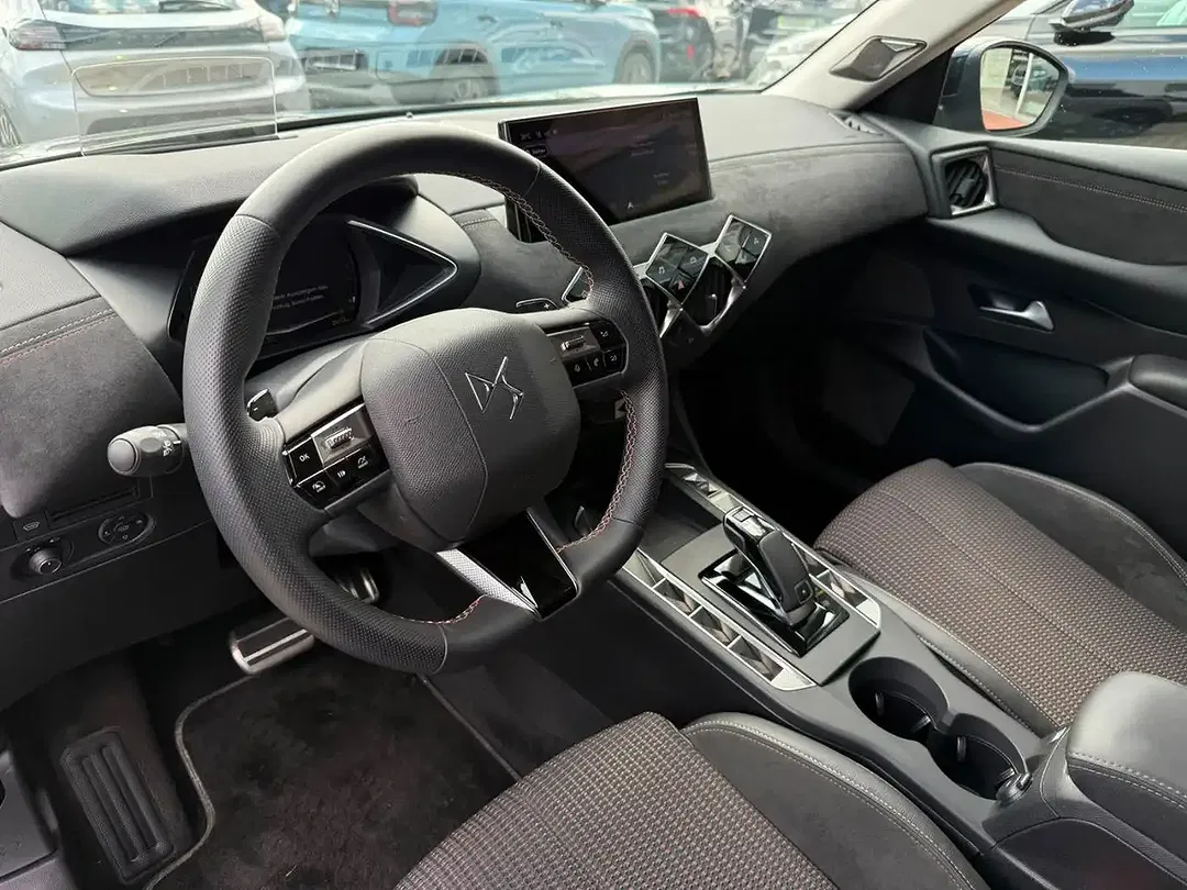 DS Automobiles DS 3 - Thumbnail 9