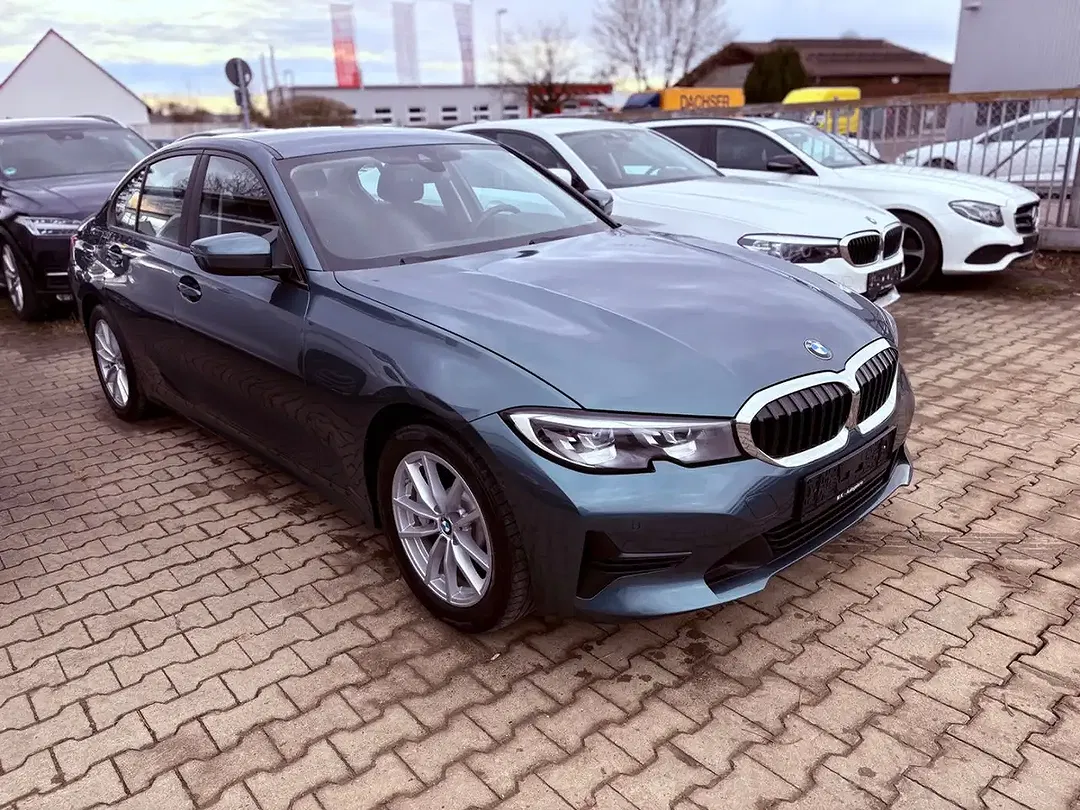 BMW 330 - Thumbnail 4