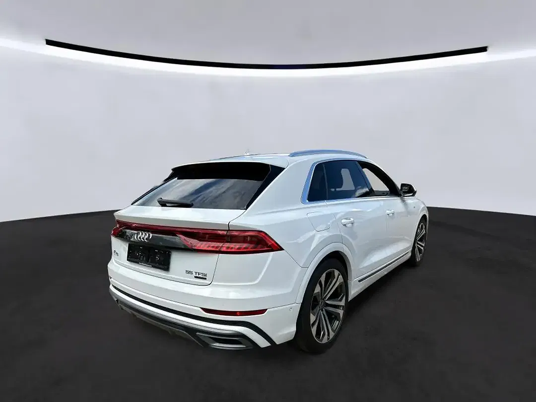 Audi Q8 S line - Thumbnail 5