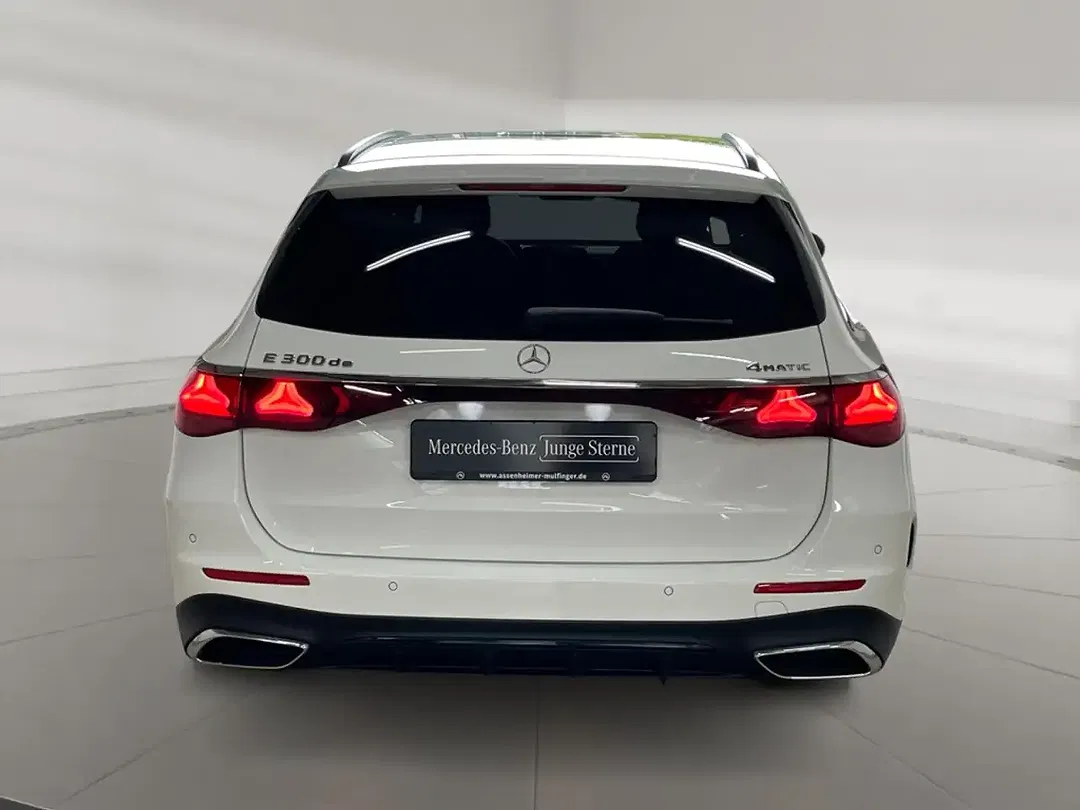 Mercedes-Benz E 300 4MATIC AMG - Thumbnail 4