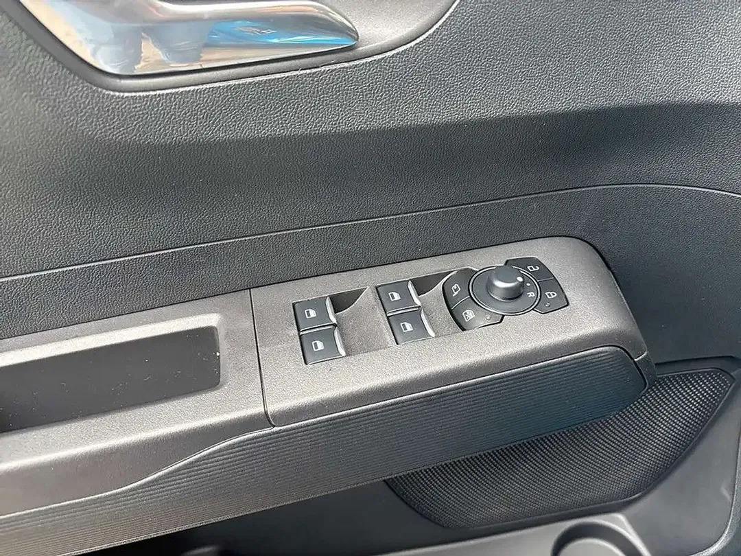 Ford Tourneo Courier Titanium - Thumbnail 12