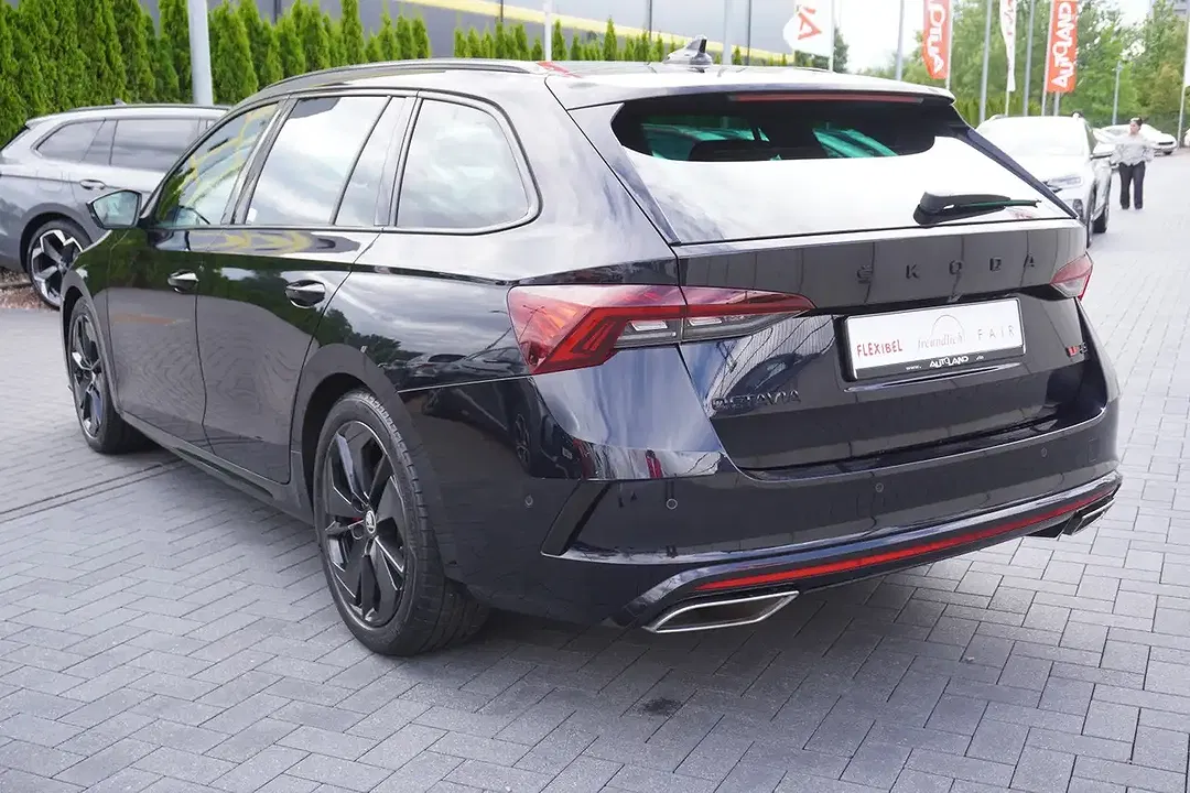 Skoda Octavia 2.0 vRS Combi - foto 2