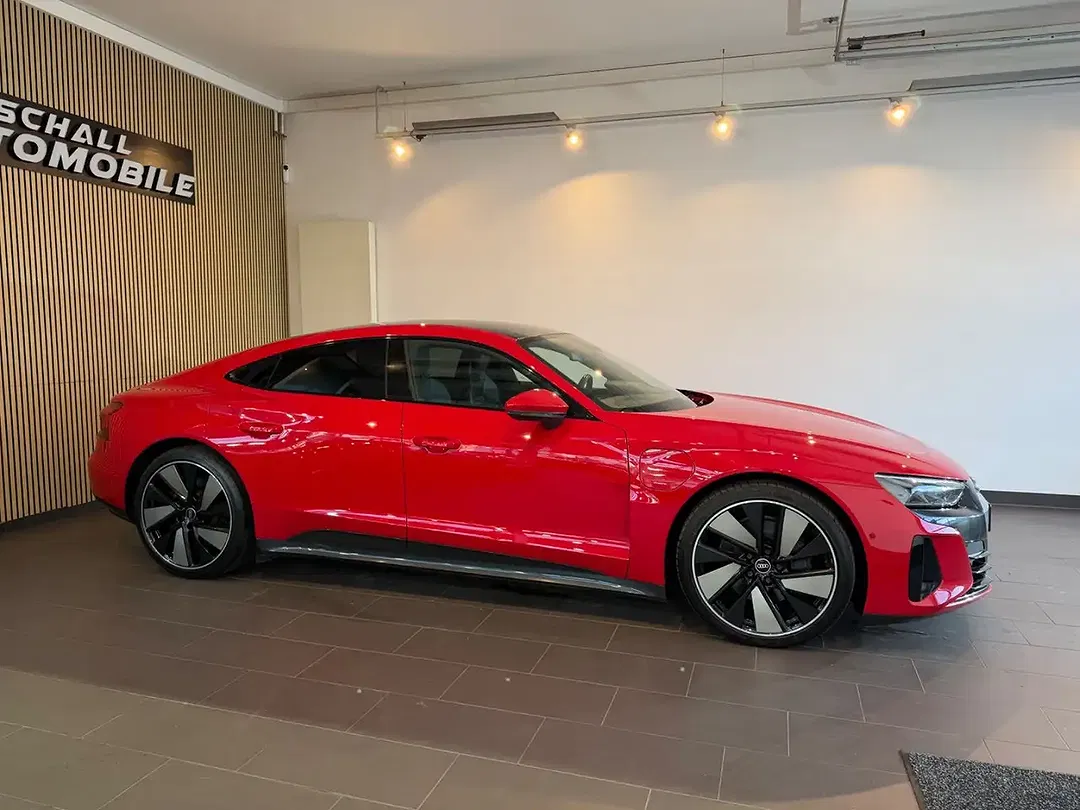 Audi e-tron GT - Thumbnail 3
