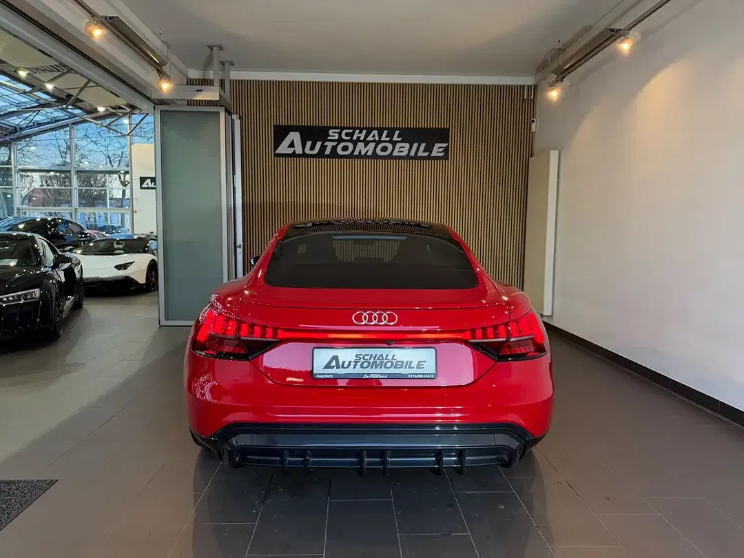 Audi e-tron GT - Thumbnail 4