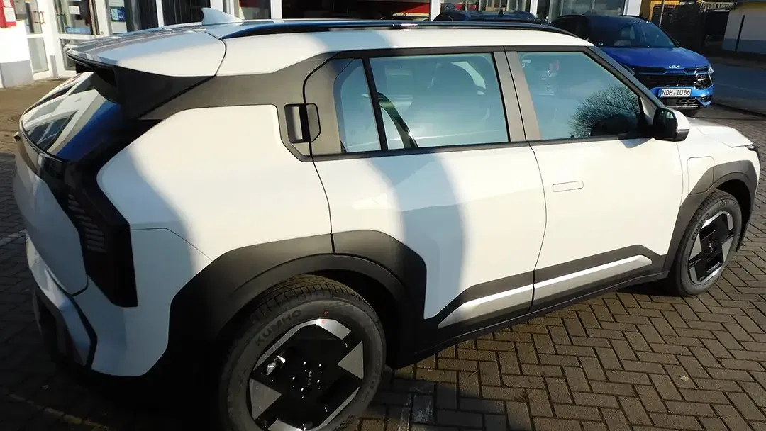 Kia EV3 Air - Thumbnail 6