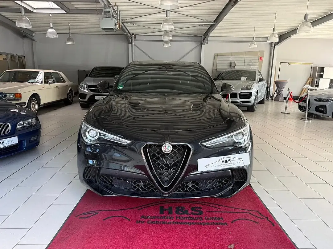 Alfa Romeo Stelvio Q4 Quadrifoglio - Thumbnail 6