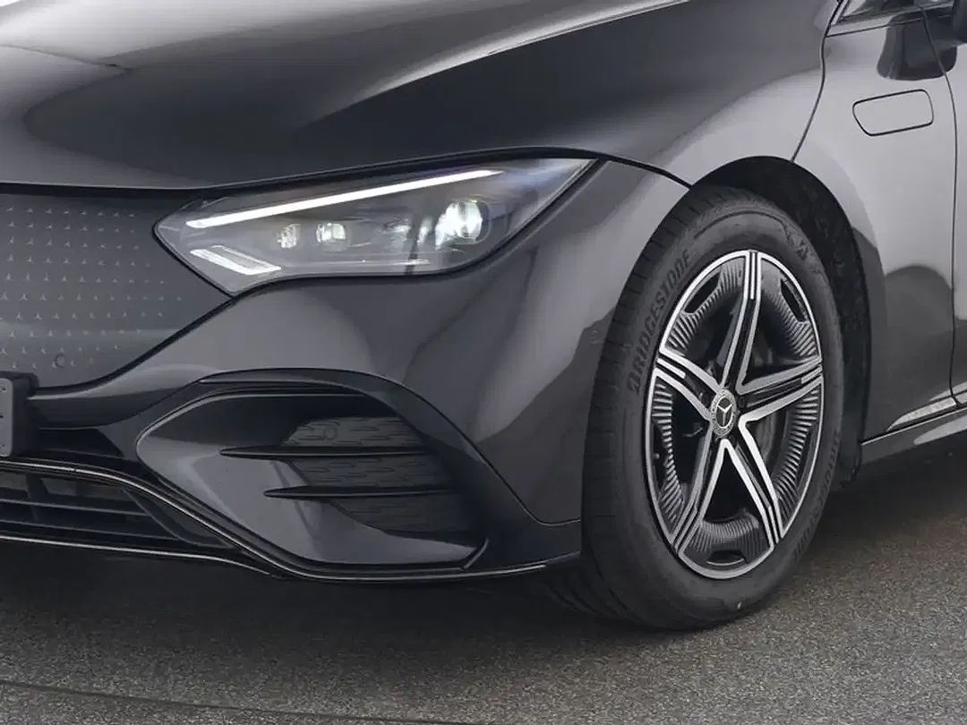 Mercedes-Benz EQE 350 4MATIC AIRMATIC AMG Line Night - Thumbnail 2