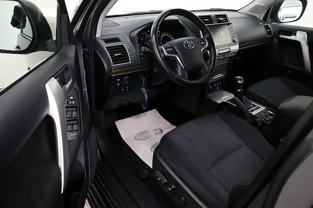 Toyota Land Cruiser Comfort - Thumbnail 10