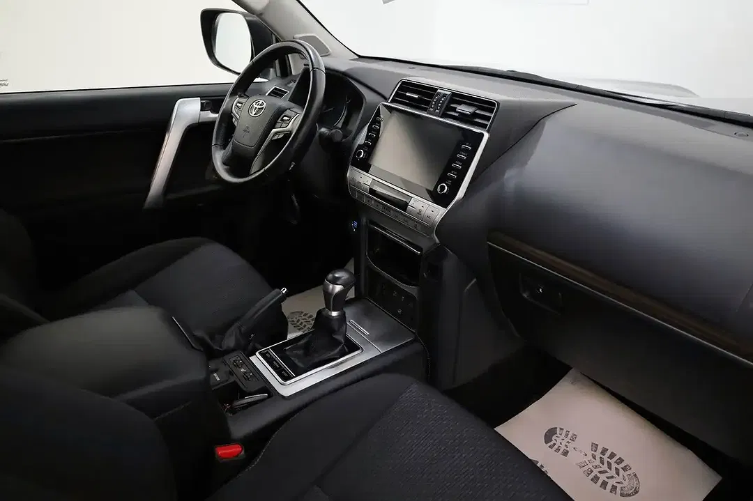 Toyota Land Cruiser Comfort - Thumbnail 4