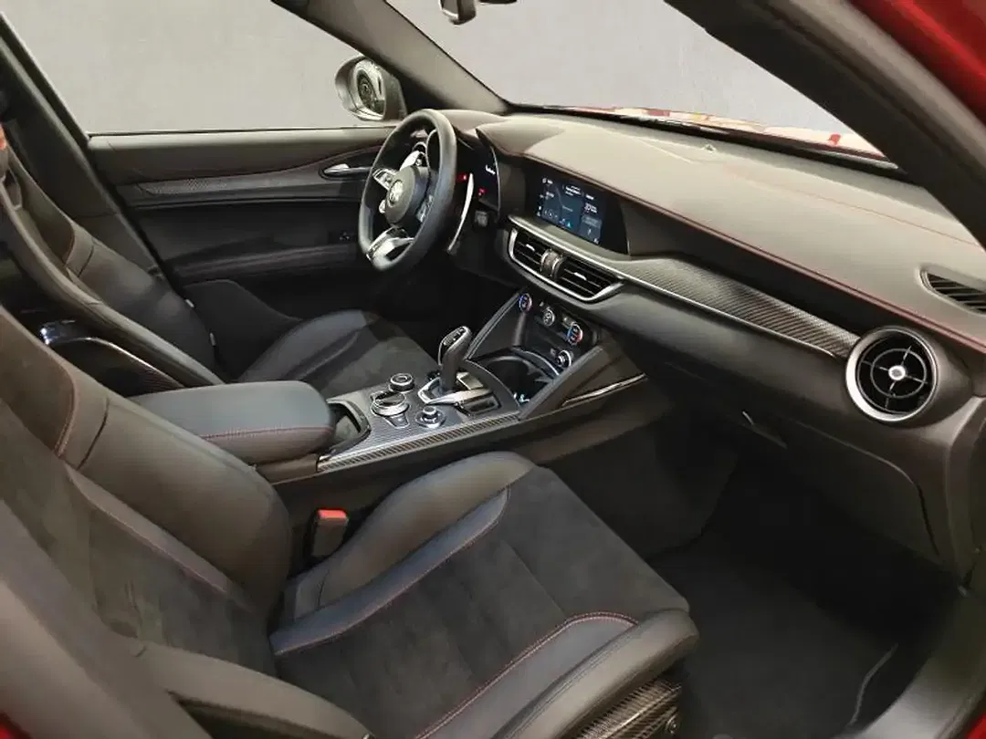Alfa Romeo Stelvio Quadrifoglio Collezione - Thumbnail 11