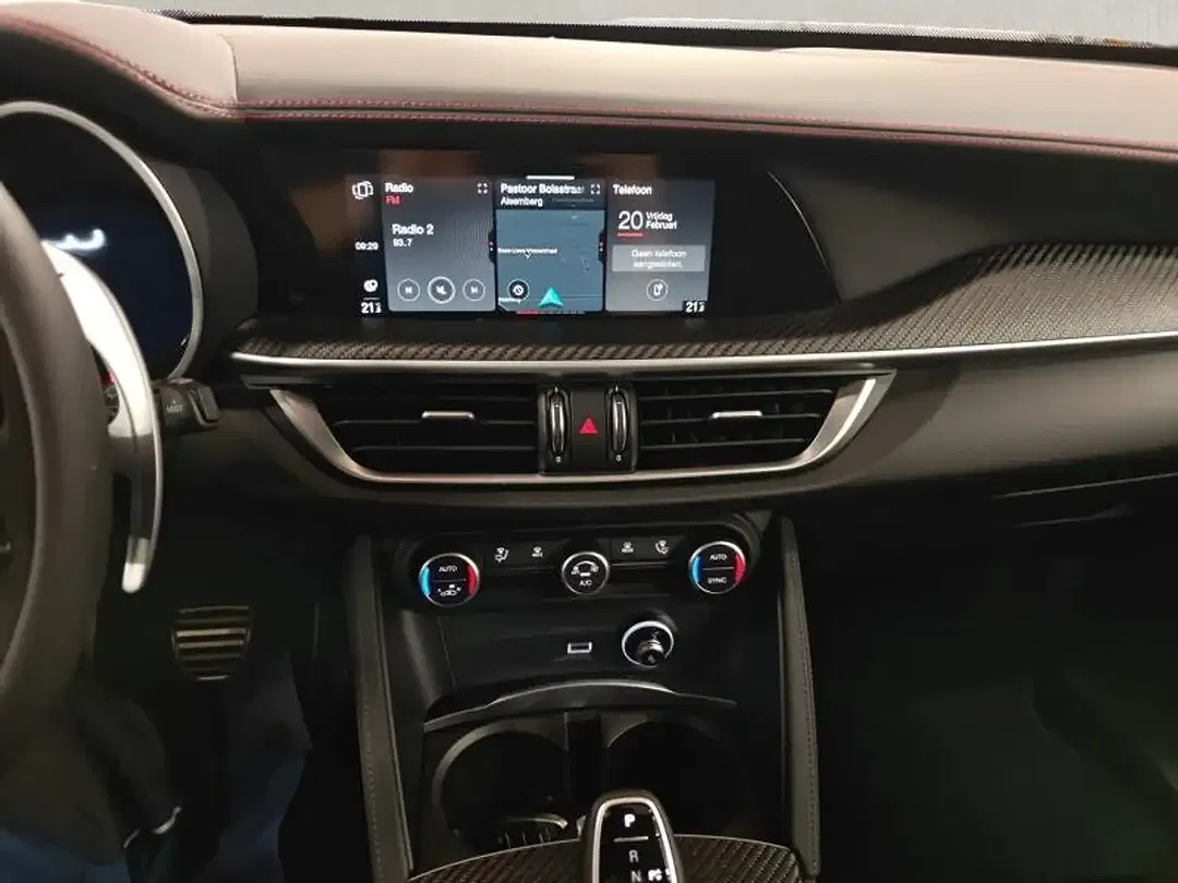 Alfa Romeo Stelvio Quadrifoglio Collezione - Thumbnail 13