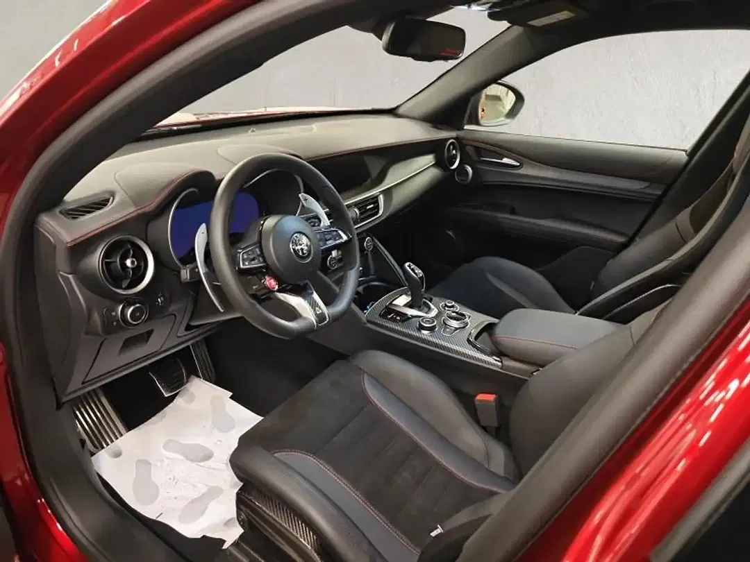 Alfa Romeo Stelvio Quadrifoglio Collezione - Thumbnail 5