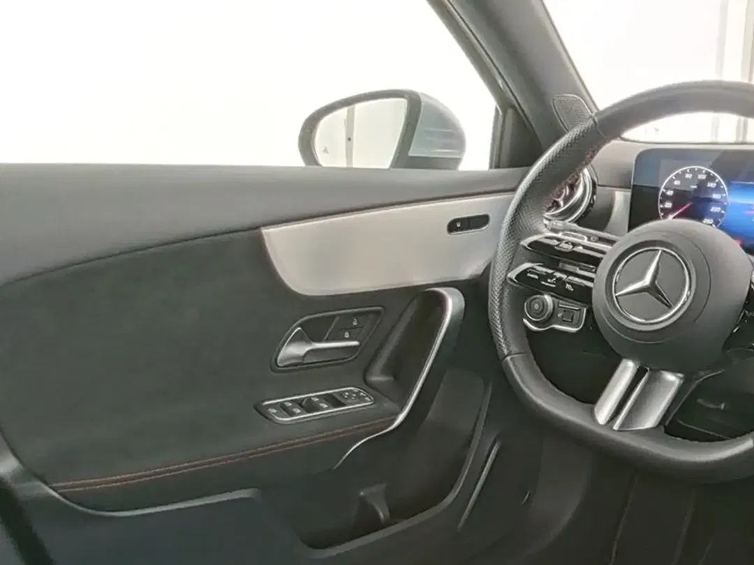Mercedes-Benz A 180 AMG - Thumbnail 8