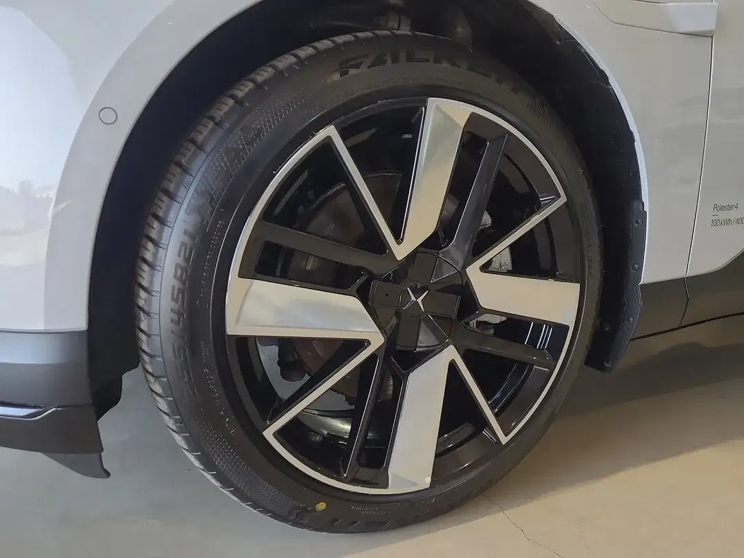 Polestar 4 Long Range Pilot Plus - foto 15