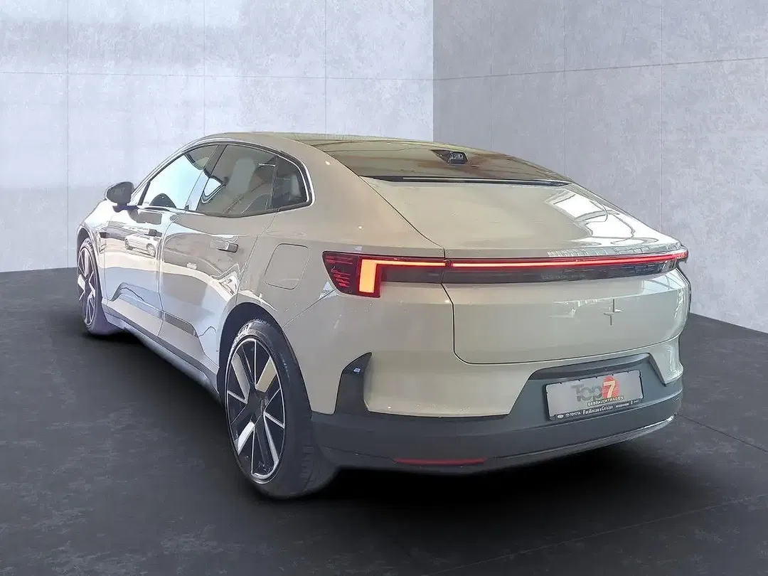 Polestar 4 Long Range Pilot Plus - Thumbnail 3