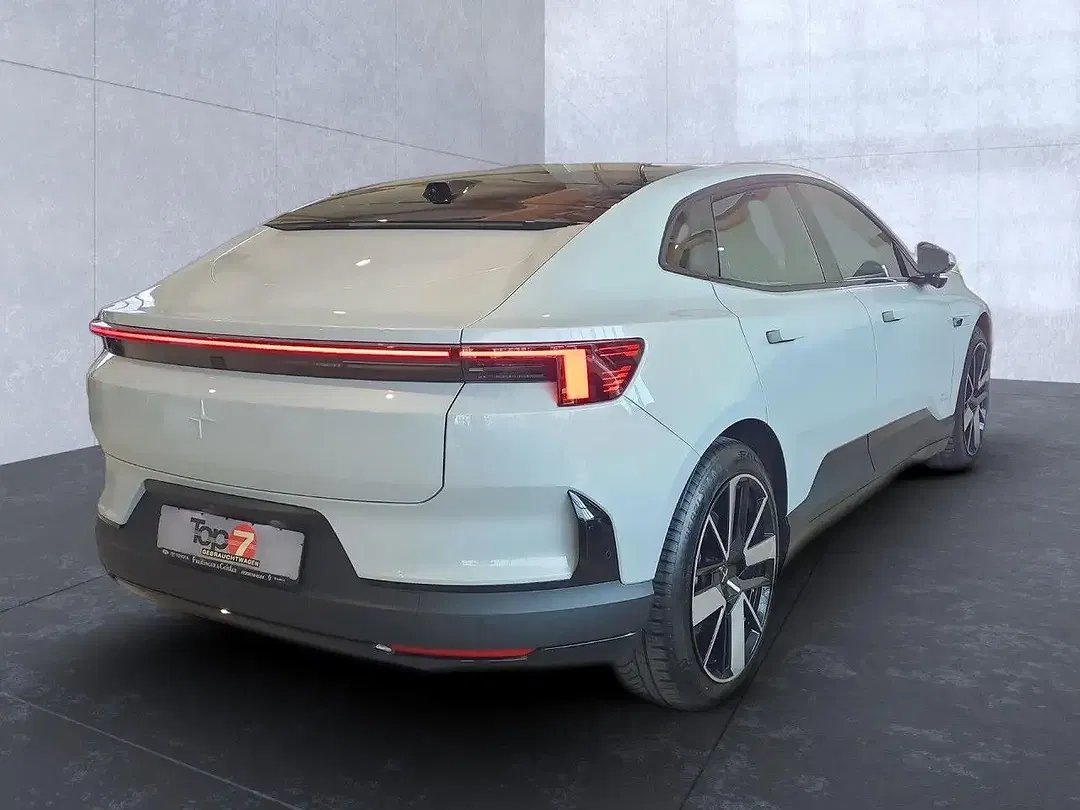 Polestar 4 Long Range Pilot Plus - Thumbnail 4