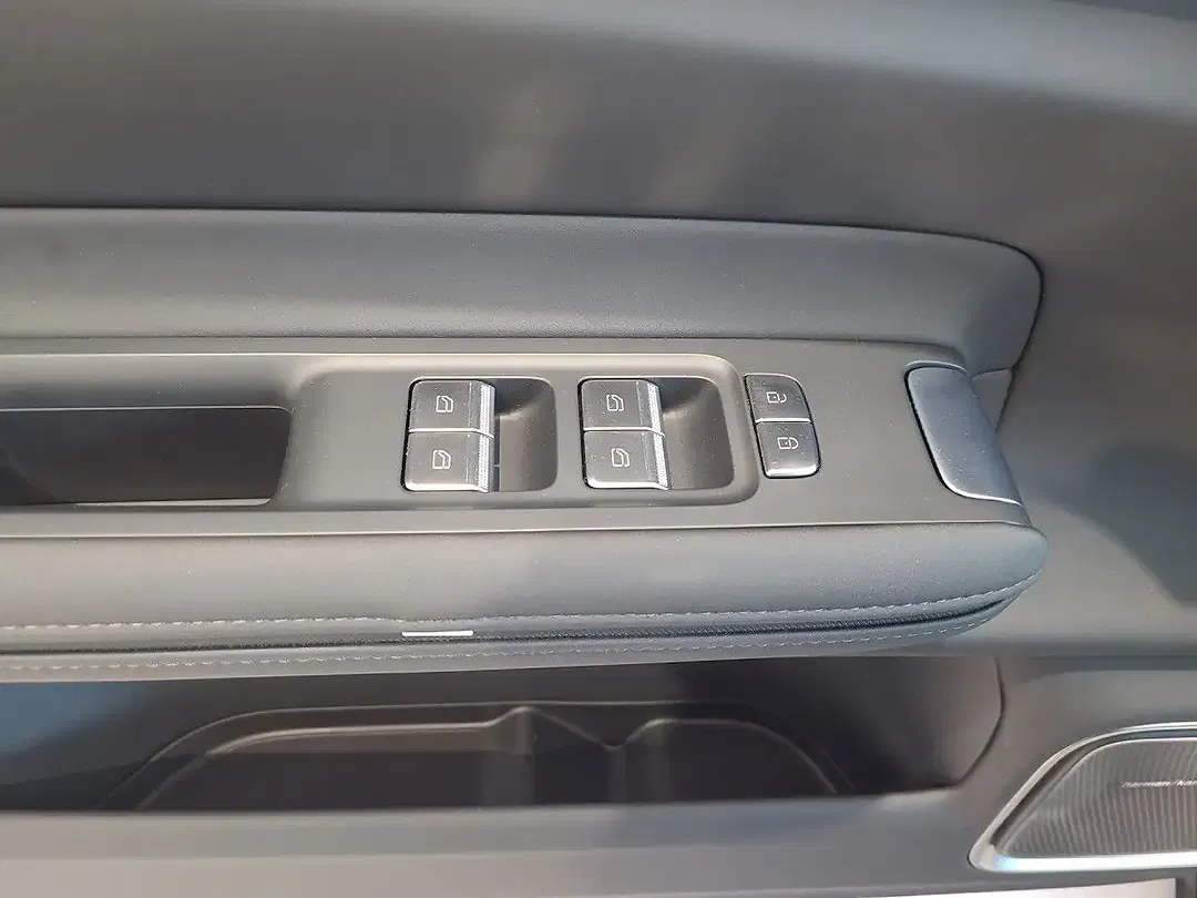 Polestar 4 Long Range Pilot Plus - Thumbnail 6