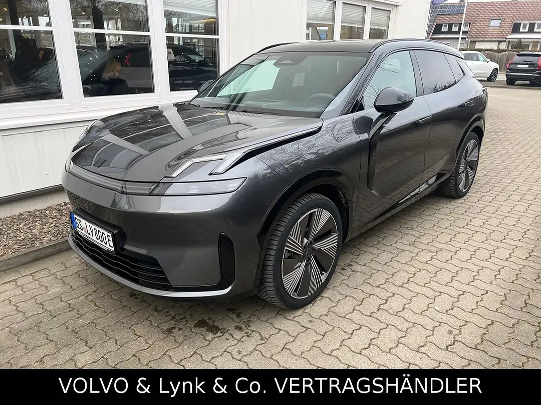 Lynk & Co 08 - foto 1