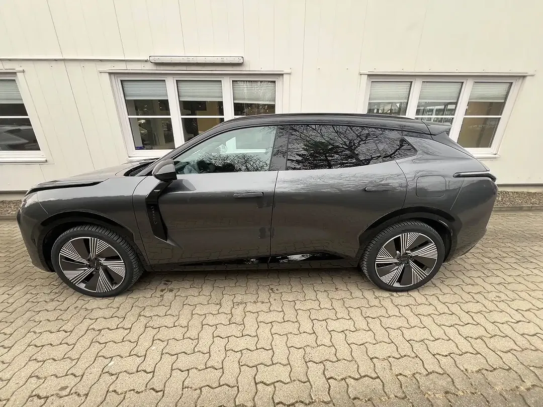 Lynk & Co 08 - Thumbnail 4