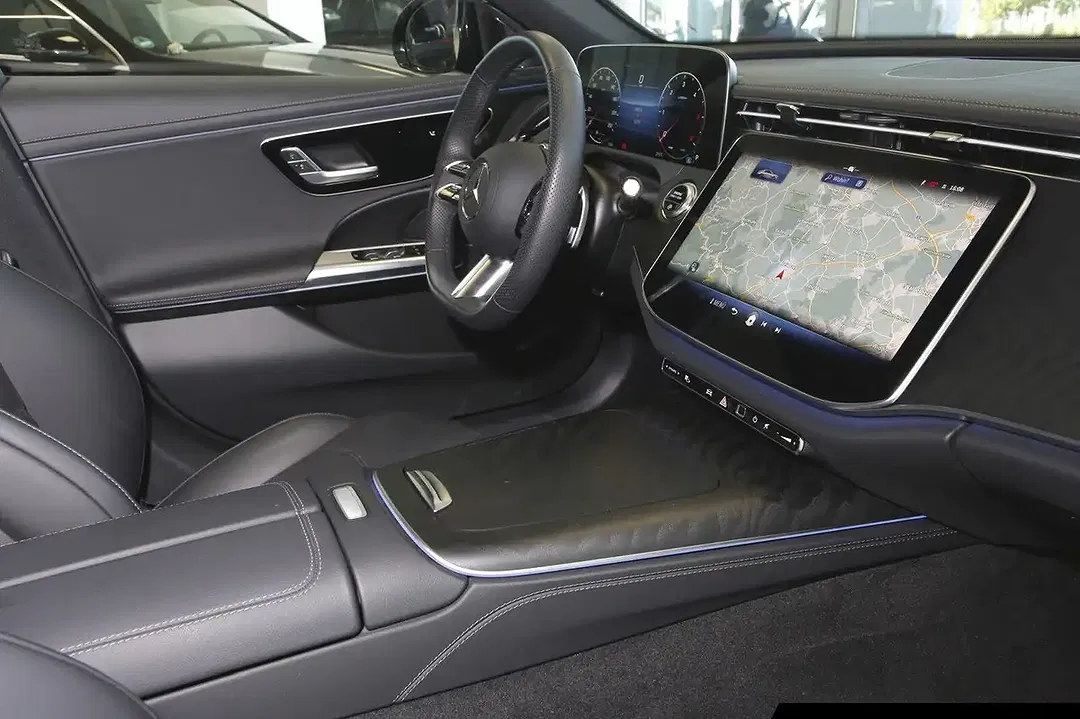 Mercedes-Benz E 220 AMG - Thumbnail 8