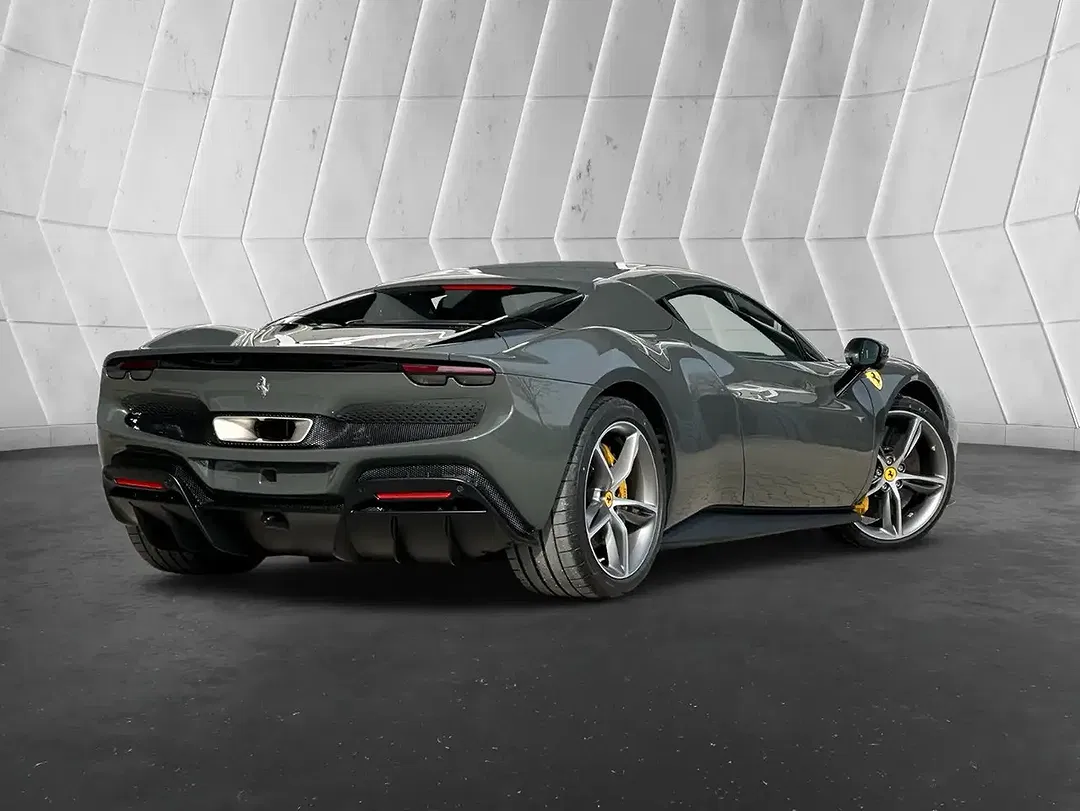 Ferrari 296 GTS - Thumbnail 10