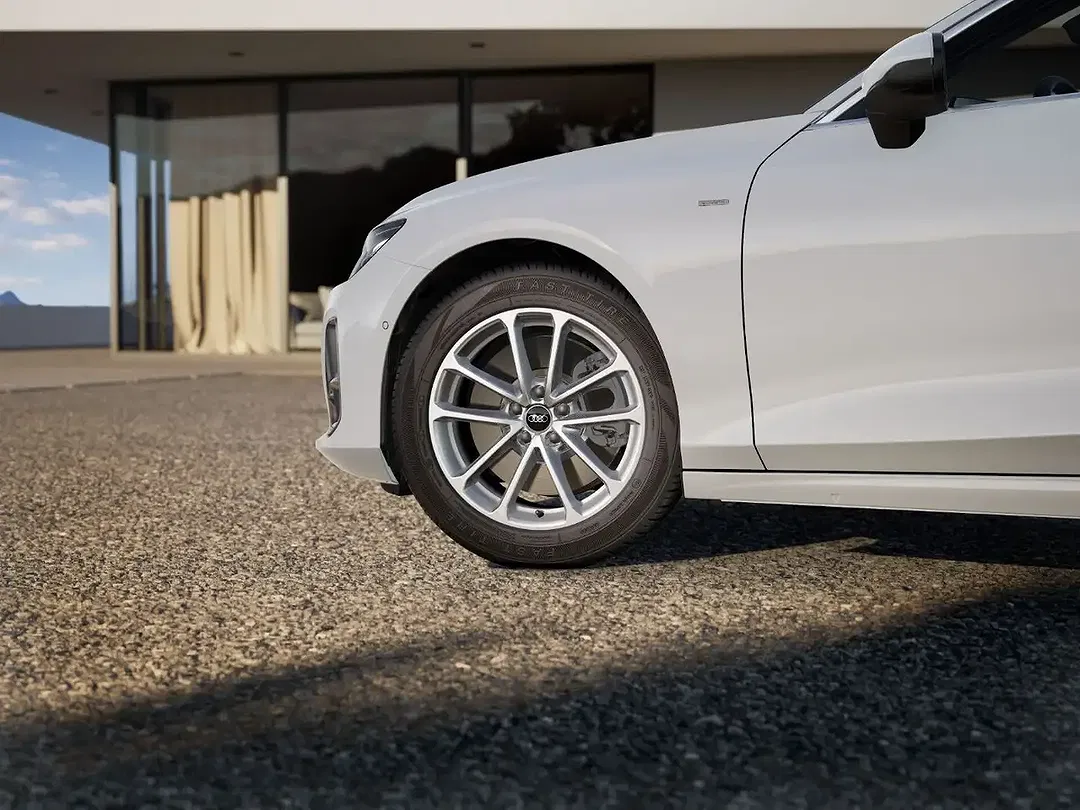Audi A6 quattro Avant - Thumbnail 8