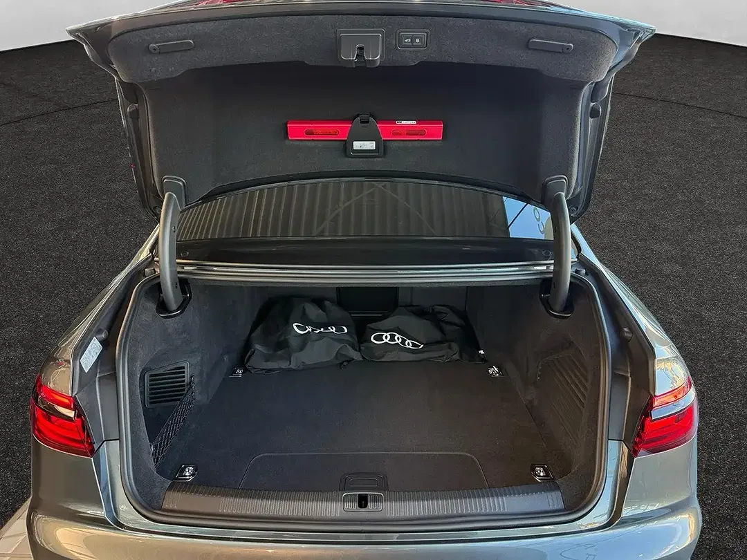 Audi A8 S line - Thumbnail 6