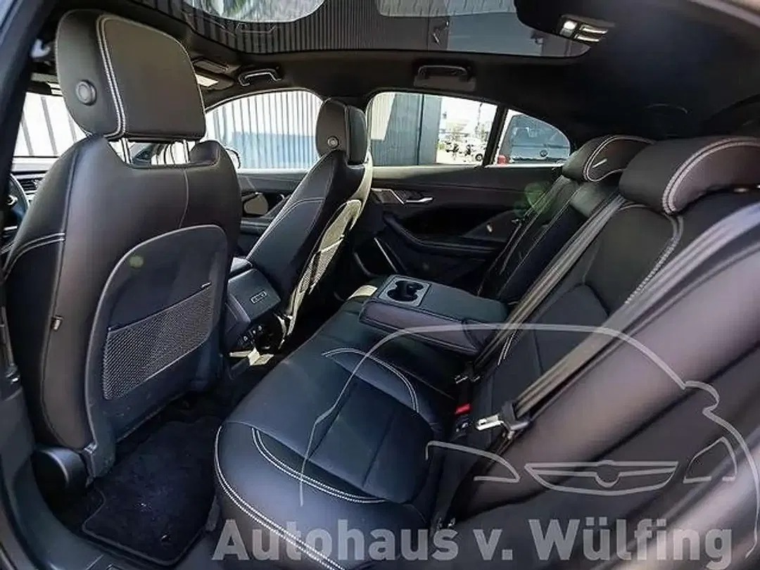 Jaguar I-Pace SE - Thumbnail 13