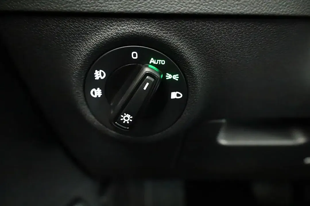 Skoda Karoq 2.0 TDI DSG 4x4 Selection - Thumbnail 9
