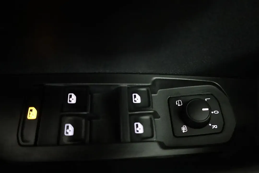 Skoda Karoq 2.0 TDI DSG 4x4 Selection - Thumbnail 8
