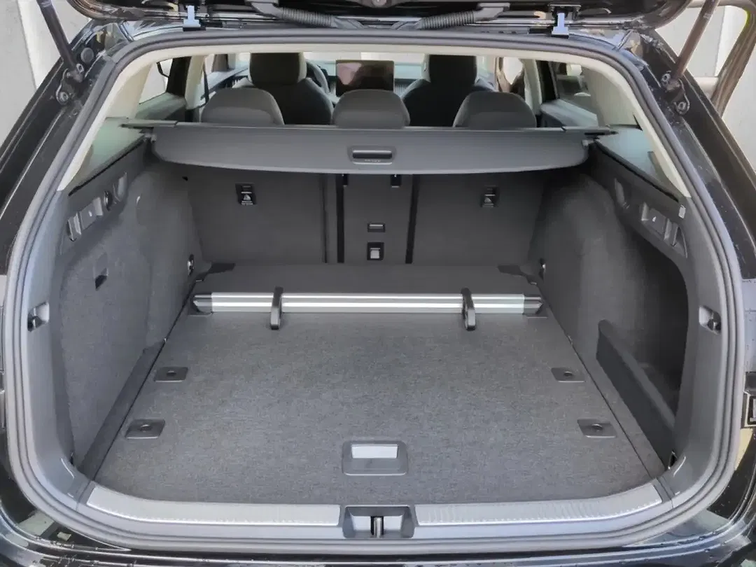 Skoda Superb TDI DSG Combi Essence - Thumbnail 9
