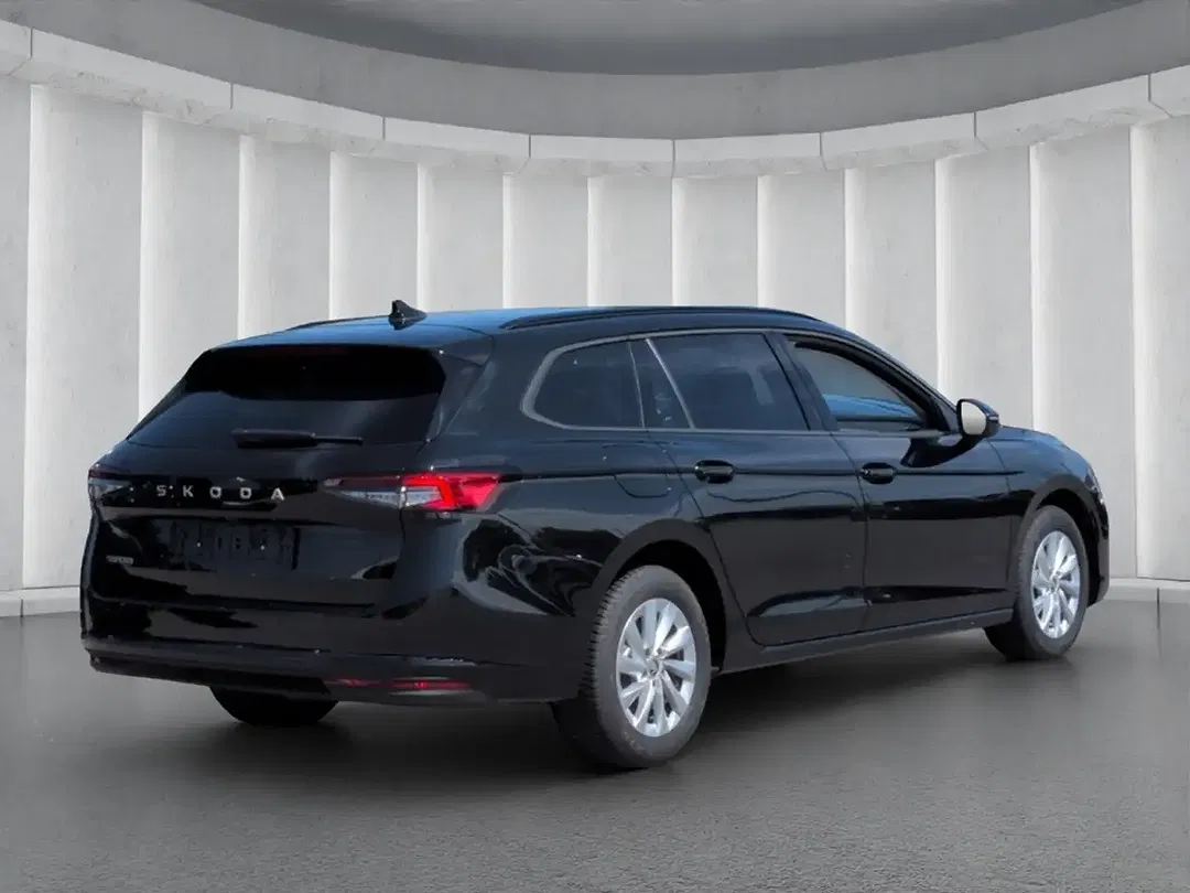 Skoda Superb TDI DSG Combi Essence - Thumbnail 3