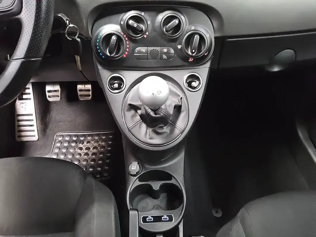 Abarth 500C 1.4 T-Jet - Thumbnail 5