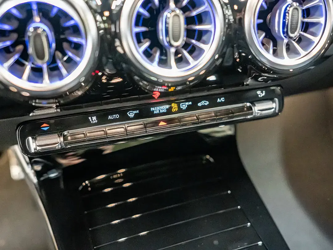 Mercedes-Benz CLA 180 AMG Edition - Thumbnail 12