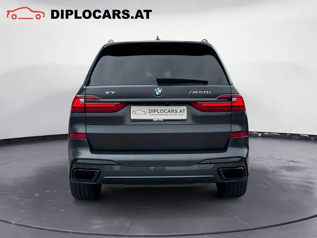 BMW X7 M M50 - Thumbnail 3