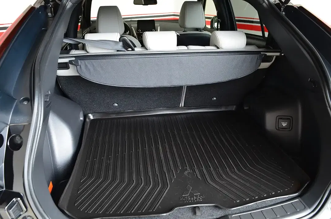 Mitsubishi Eclipse Cross Hybrid 4WD Top - Thumbnail 13