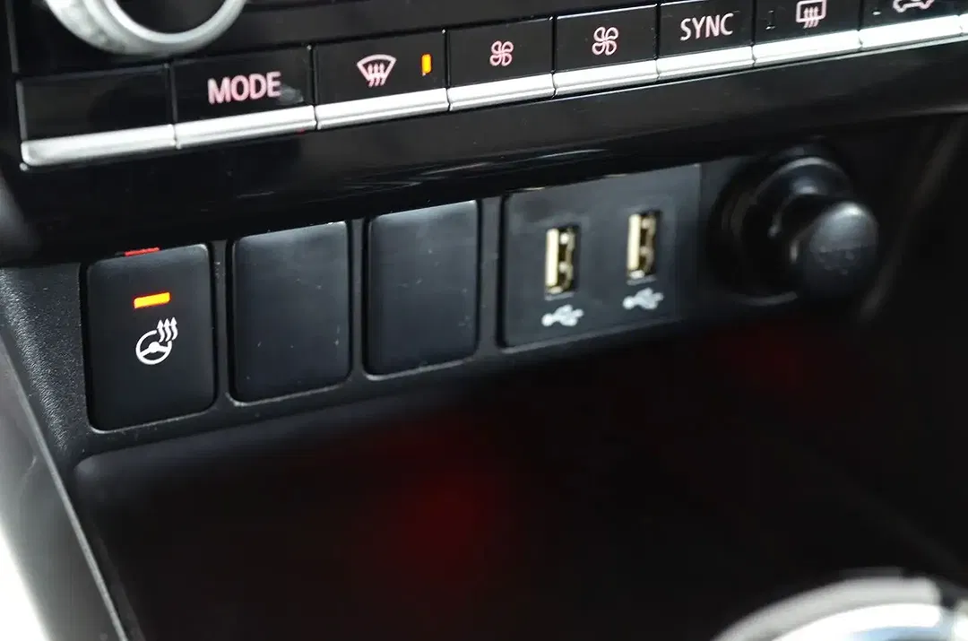 Mitsubishi Eclipse Cross Hybrid 4WD Top - Thumbnail 32