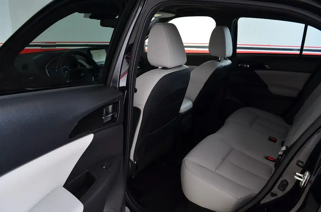 Mitsubishi Eclipse Cross Hybrid 4WD Top - Thumbnail 7