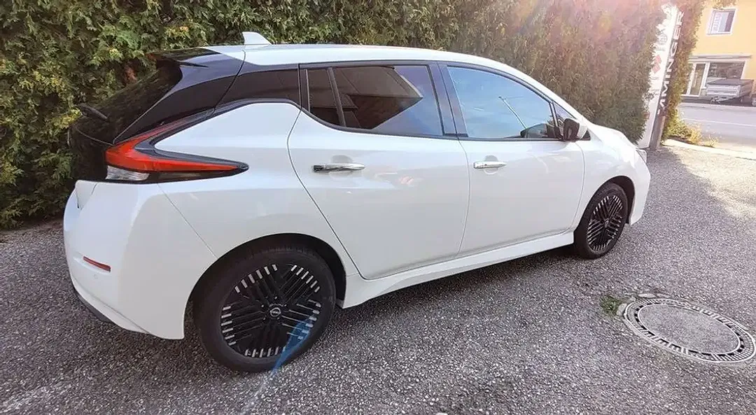 Nissan Leaf N-Connecta - Thumbnail 4