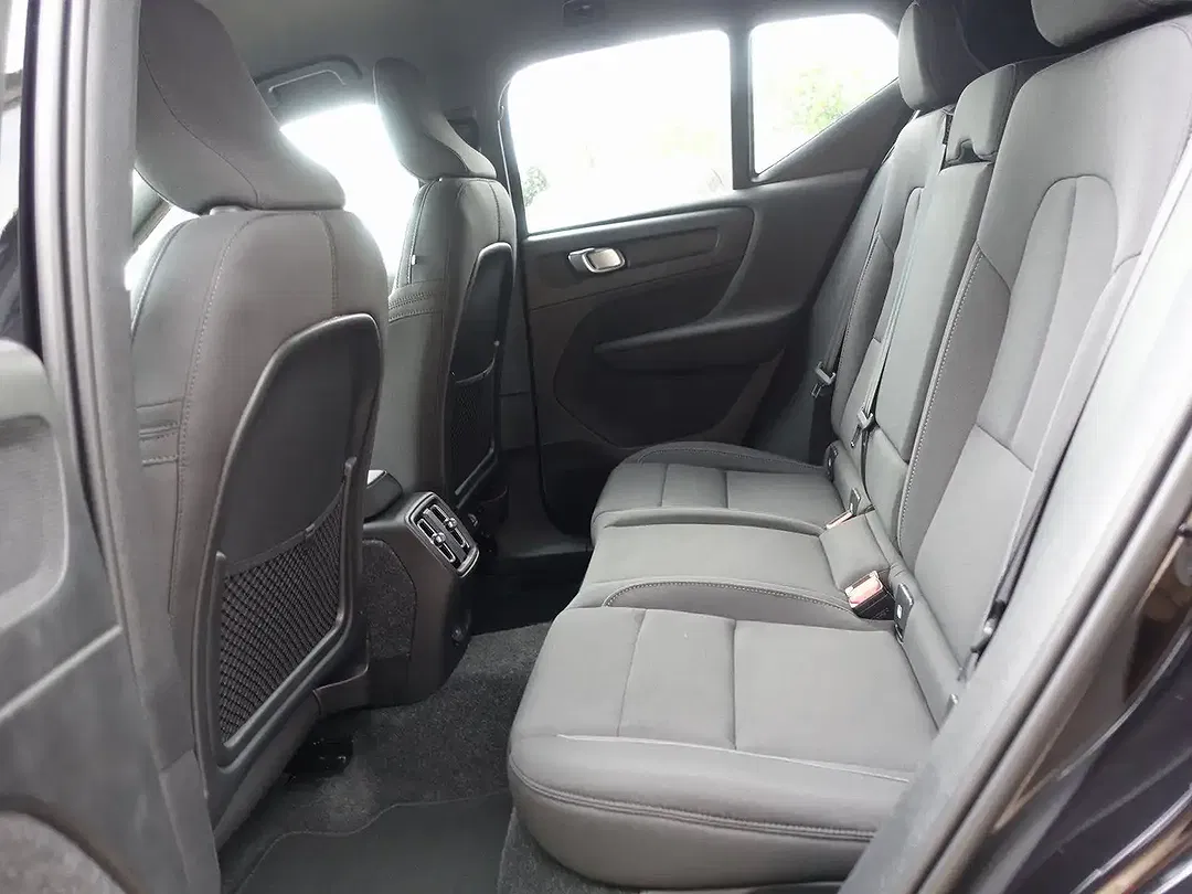 Volvo EX40 Single Motor Extended Range Plus - Thumbnail 12